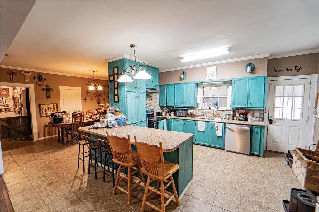 1211 W Hullum Street Breckenridge TX 76424