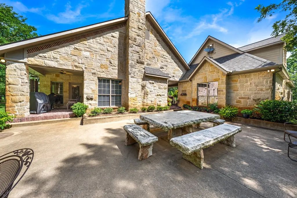 258 Vz County Road 3528 Wills Point TX 75169