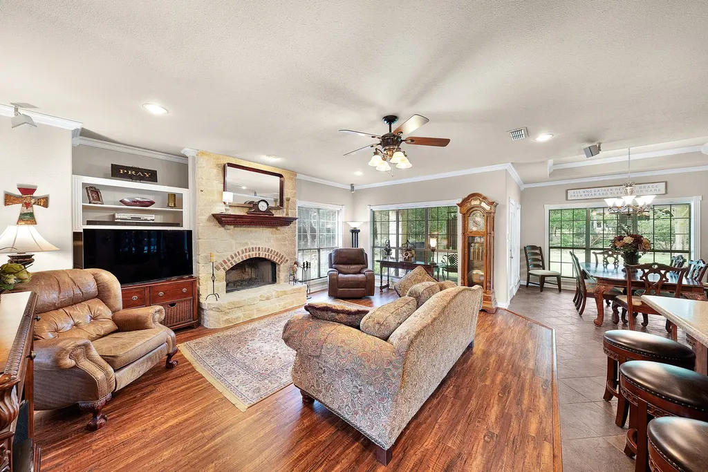 258 Vz County Road 3528 Wills Point TX 75169