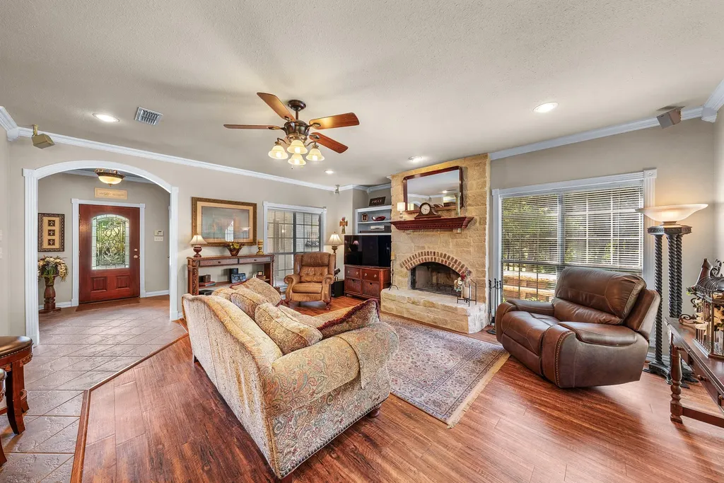 258 Vz County Road 3528 Wills Point TX 75169