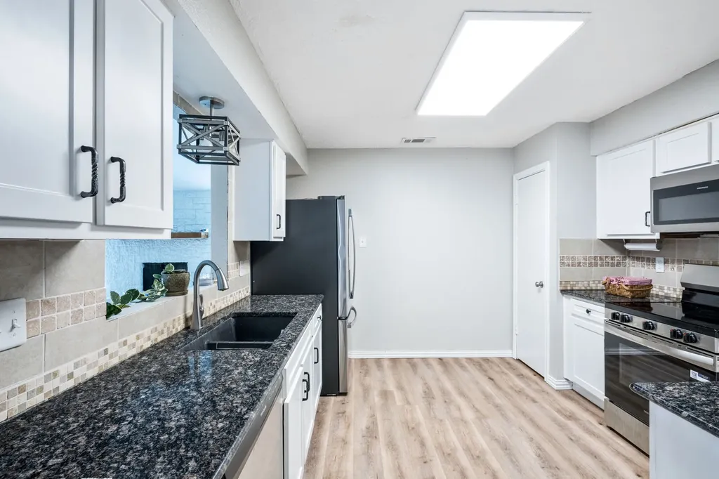 852 Bronco Lane Plano TX 75023