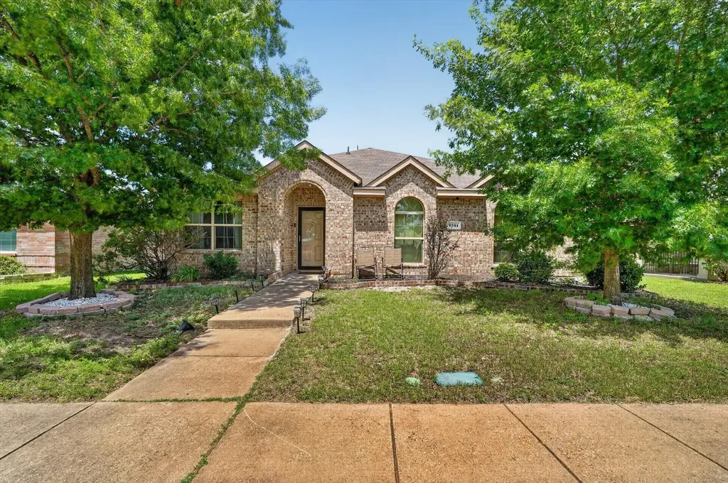 1731 Overlook Drive Lancaster TX 75146