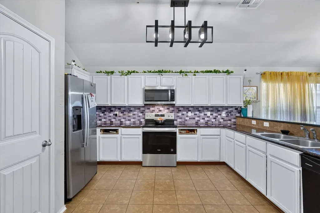 1731 Overlook Drive Lancaster TX 75146