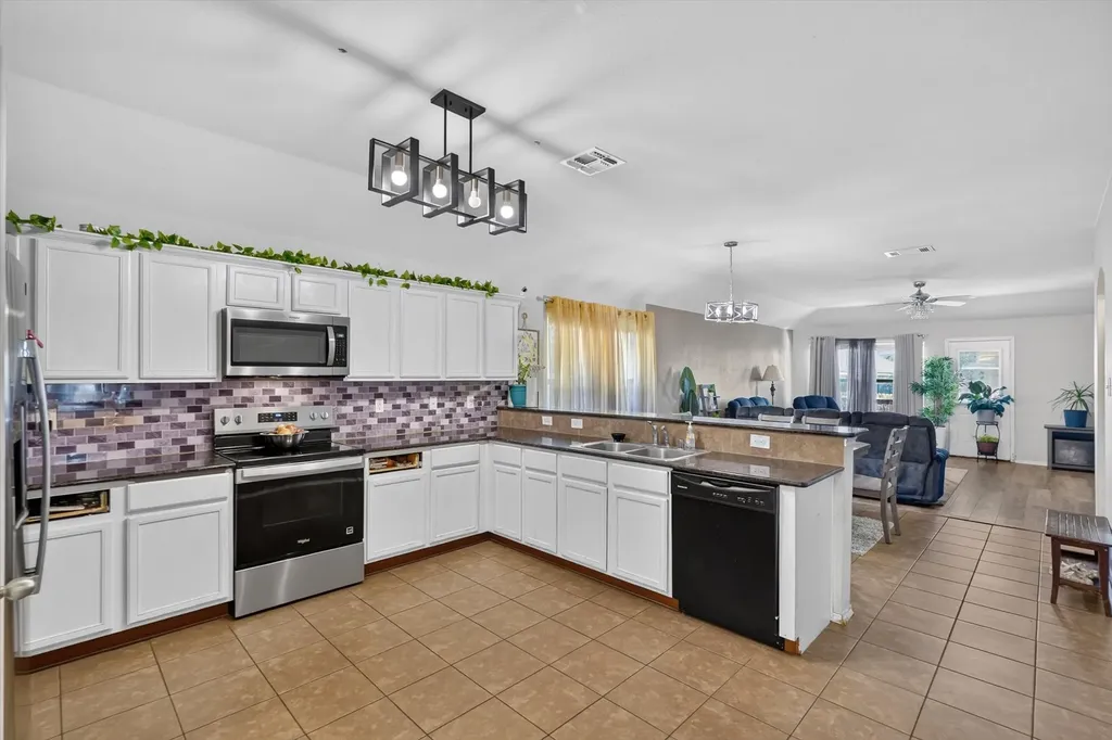 1731 Overlook Drive Lancaster TX 75146