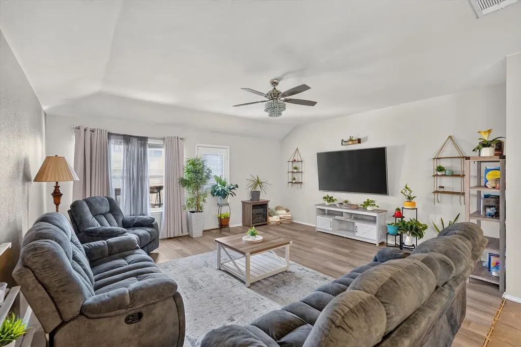1731 Overlook Drive Lancaster TX 75146