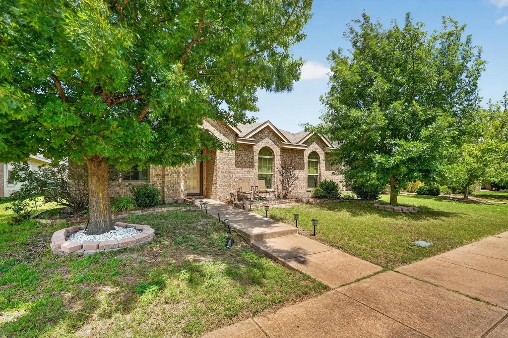 1731 Overlook Drive Lancaster TX 75146
