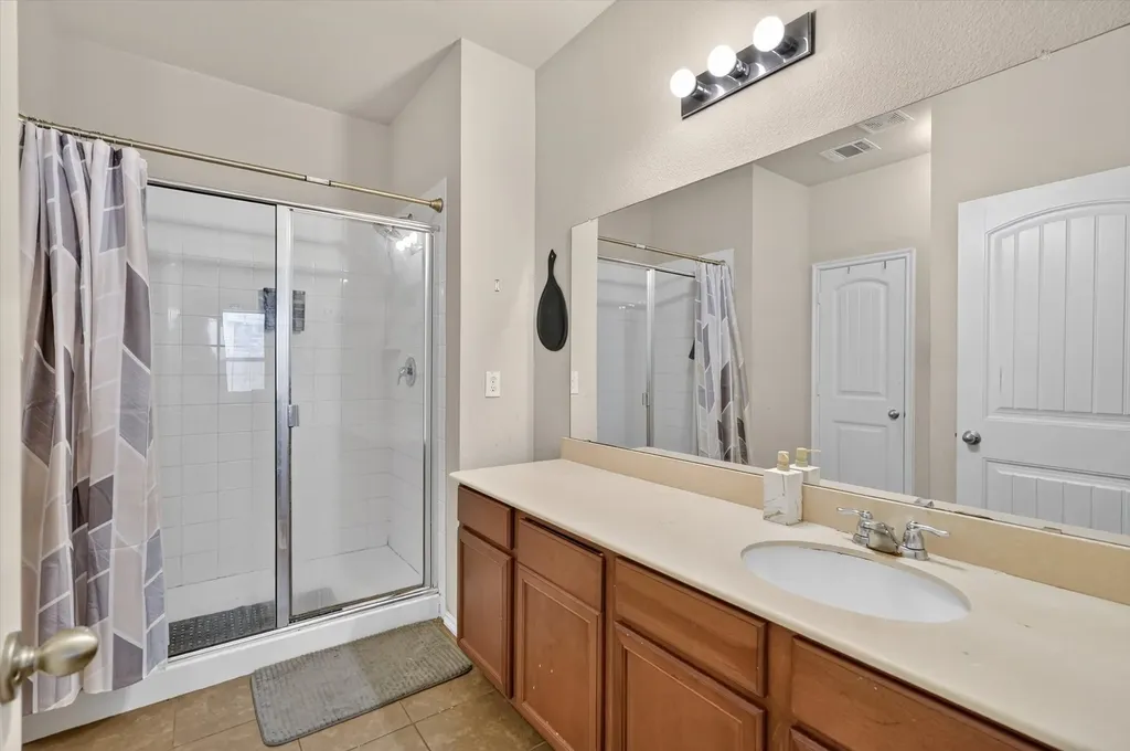 1731 Overlook Drive Lancaster TX 75146