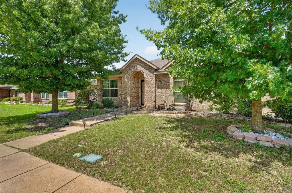 1731 Overlook Drive Lancaster TX 75146