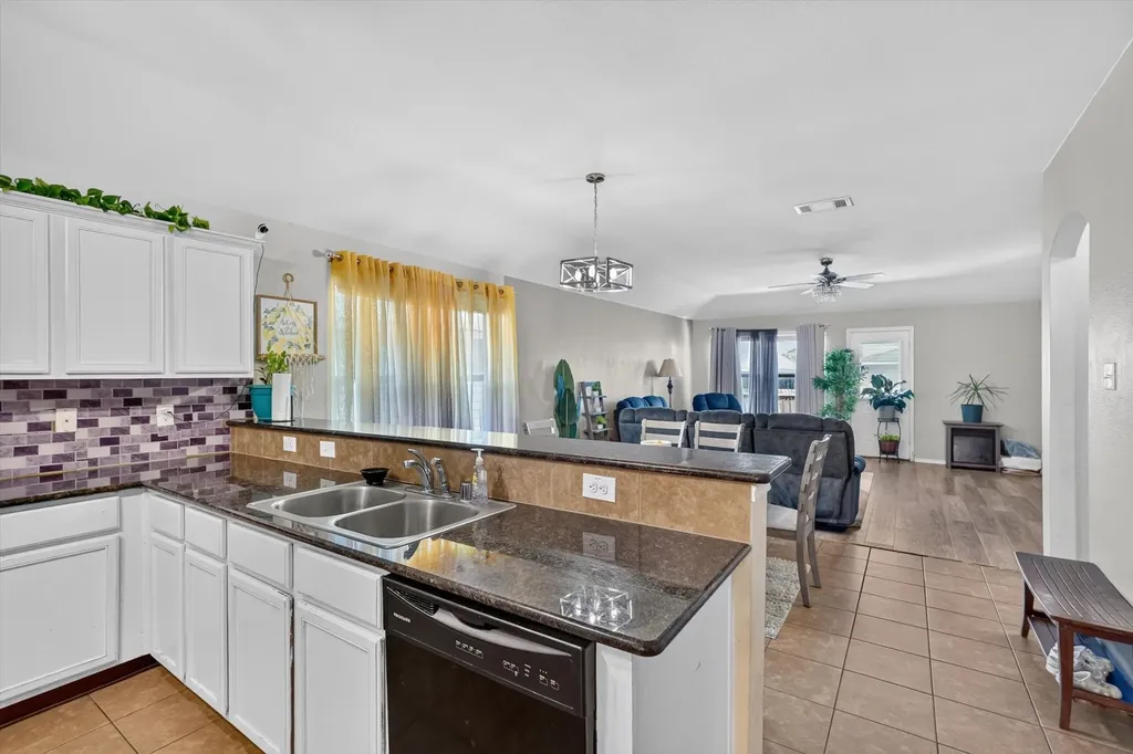1731 Overlook Drive Lancaster TX 75146