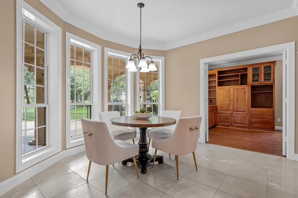 1340 Autumn Oaks Circle China Spring TX 76633