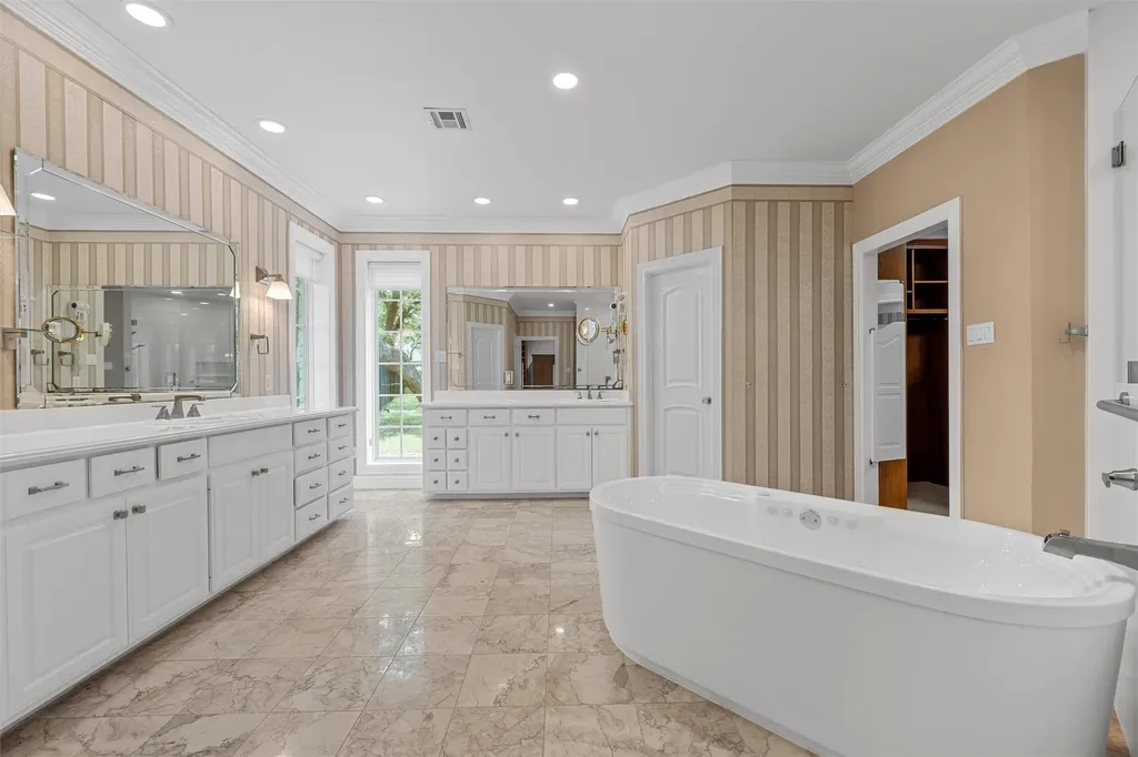 1340 Autumn Oaks Circle China Spring TX 76633