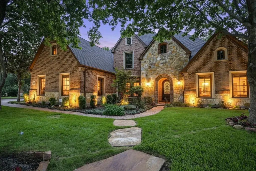 910 Belclaire Circle Cedar Hill TX 75104