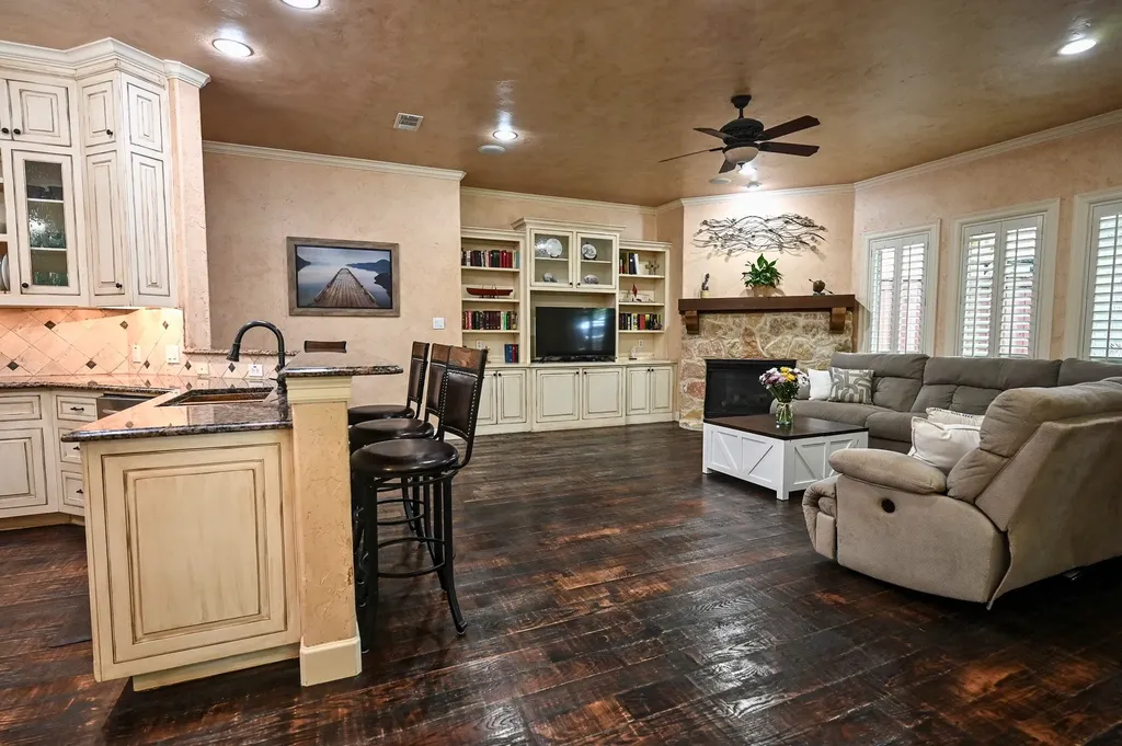 910 Belclaire Circle Cedar Hill TX 75104