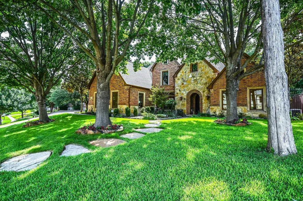 910 Belclaire Circle Cedar Hill TX 75104