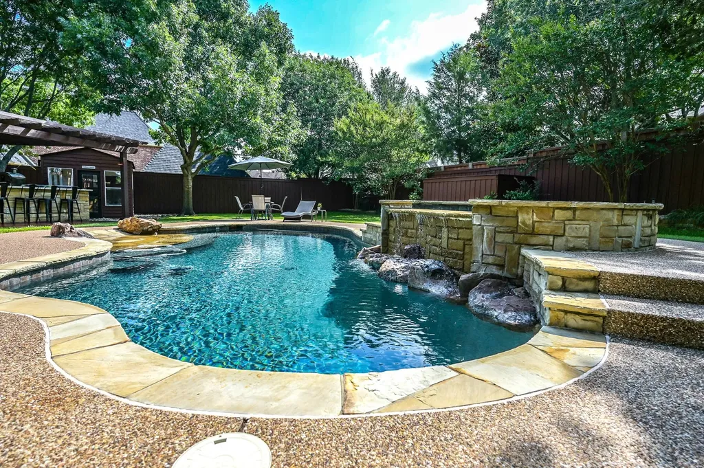 910 Belclaire Circle Cedar Hill TX 75104