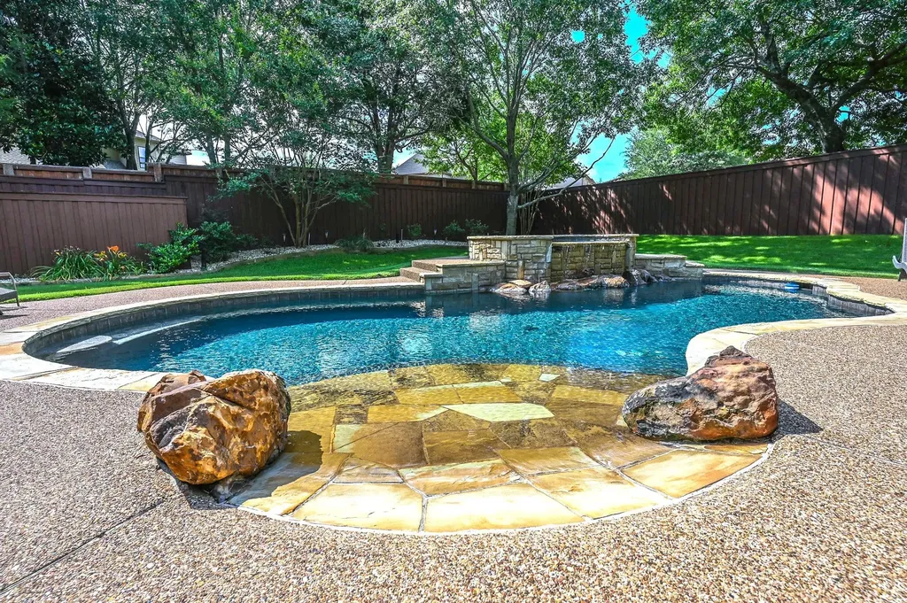 910 Belclaire Circle Cedar Hill TX 75104