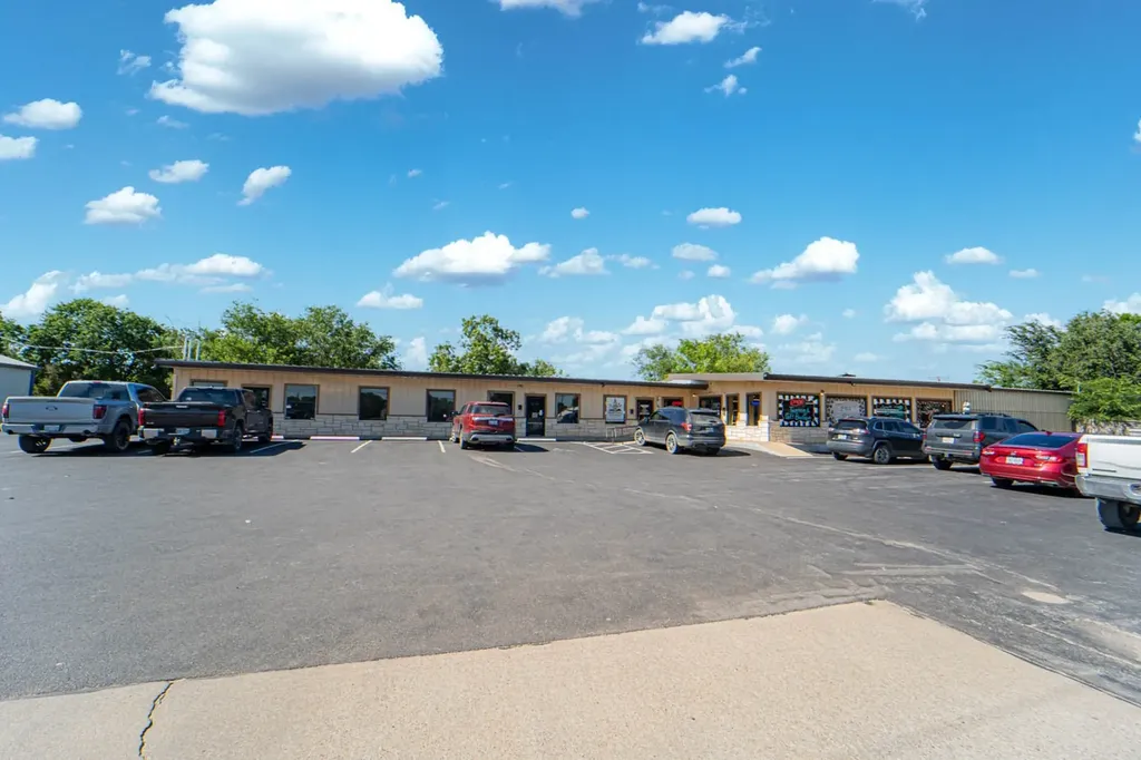 1104 W Walker Street Breckenridge TX 76424