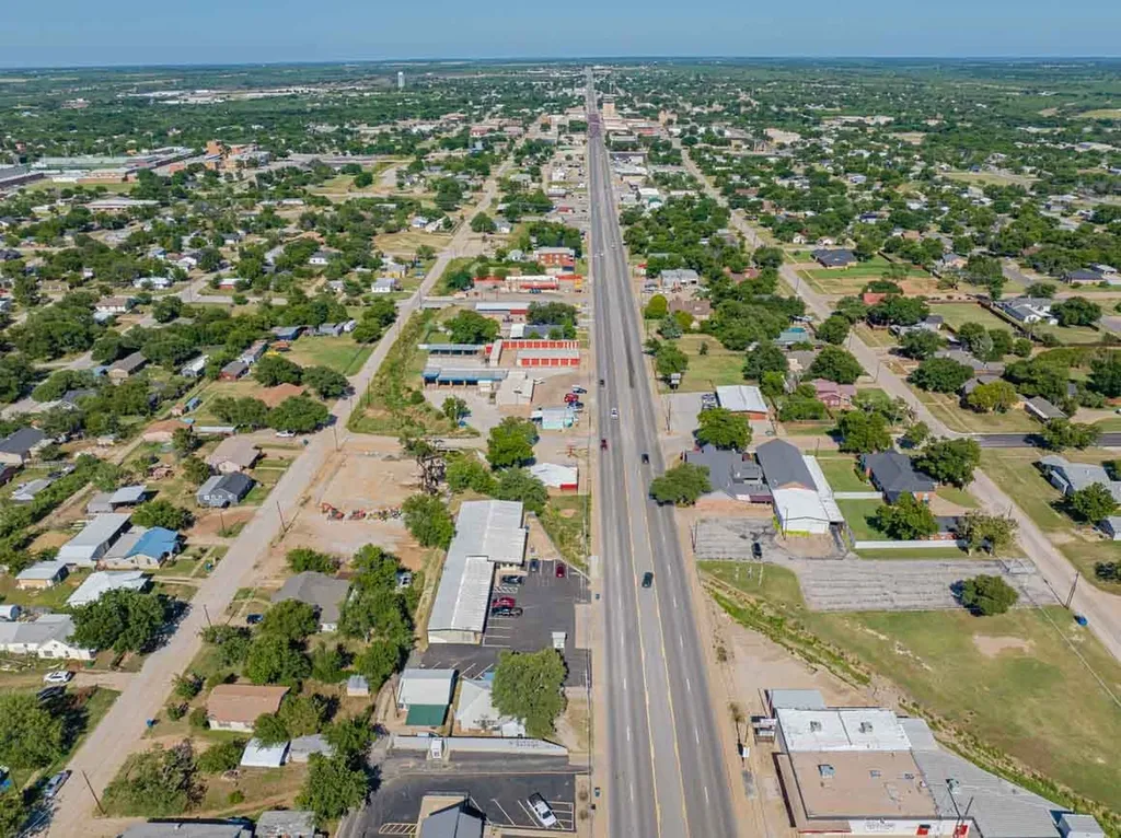 1104 W Walker Street Breckenridge TX 76424