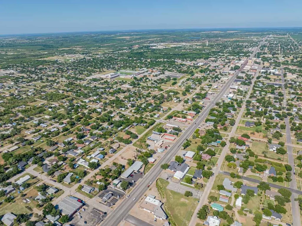 1104 W Walker Street Breckenridge TX 76424