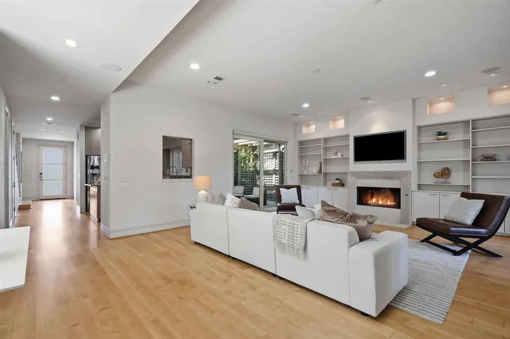5211 Miller Avenue Dallas TX 75206