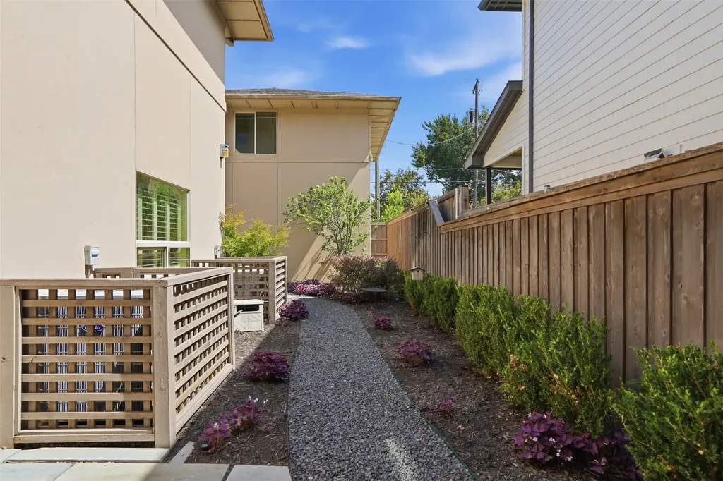5211 Miller Avenue Dallas TX 75206