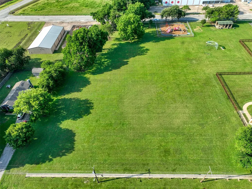 723 E Main Street Lancaster TX 75146