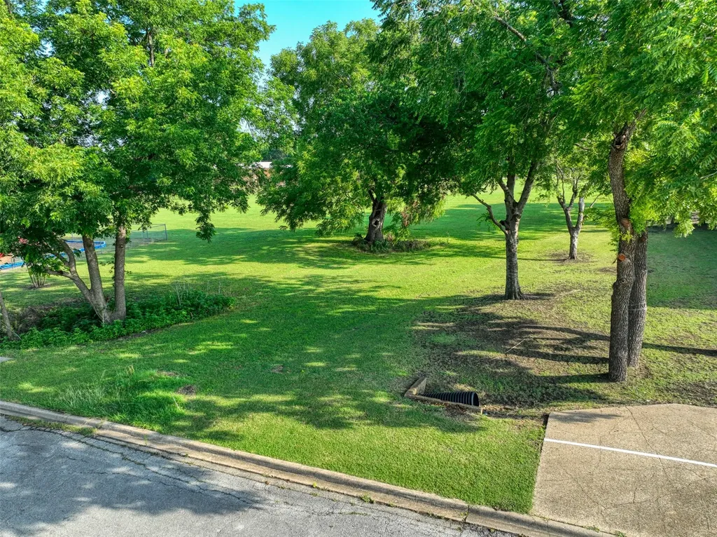 723 E Main Street Lancaster TX 75146