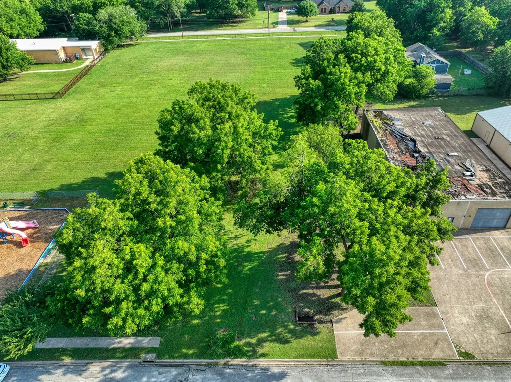 723 E Main Street Lancaster TX 75146