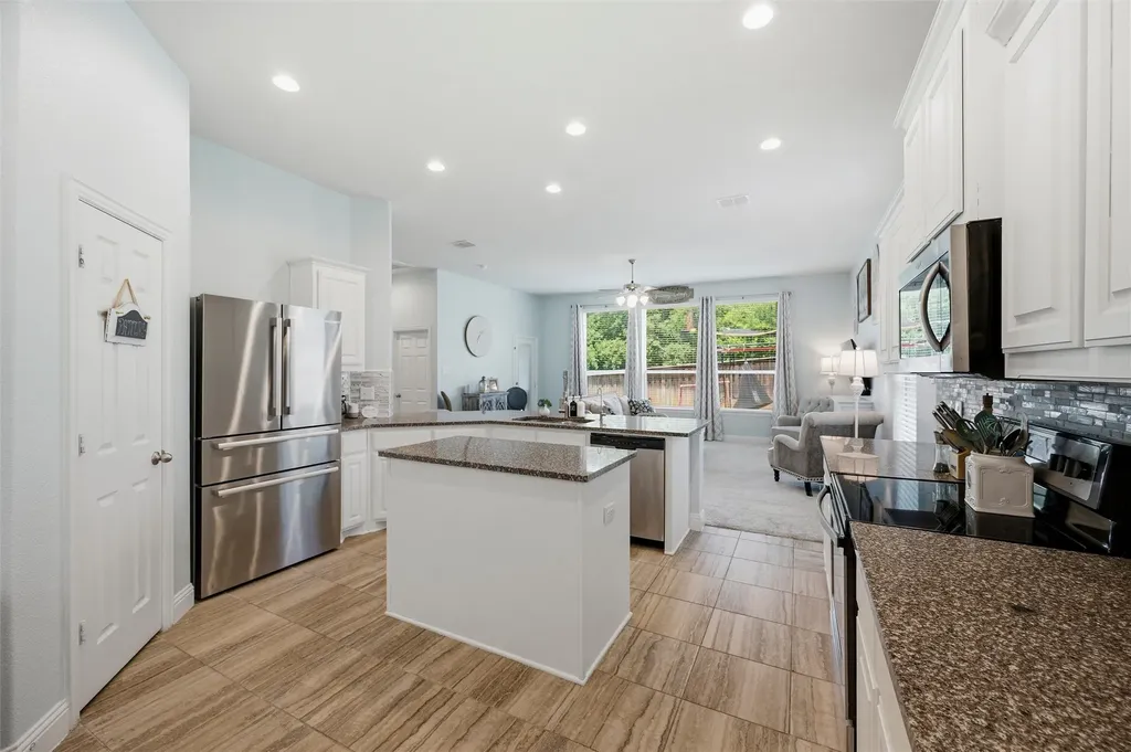 324 Hudson Court Kennedale TX 76060