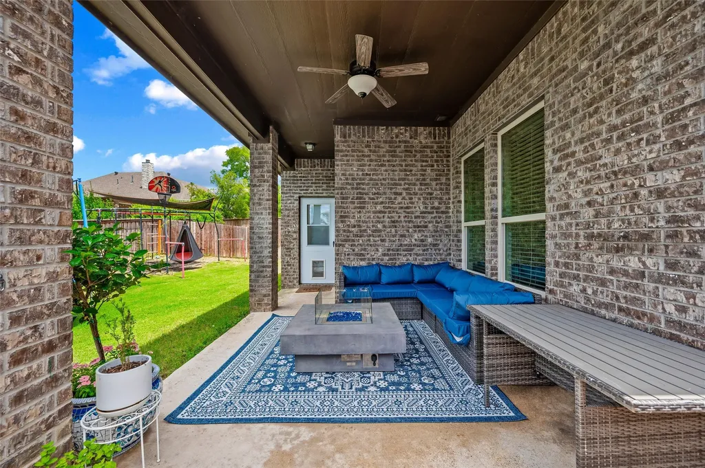 324 Hudson Court Kennedale TX 76060