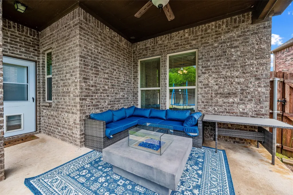 324 Hudson Court Kennedale TX 76060