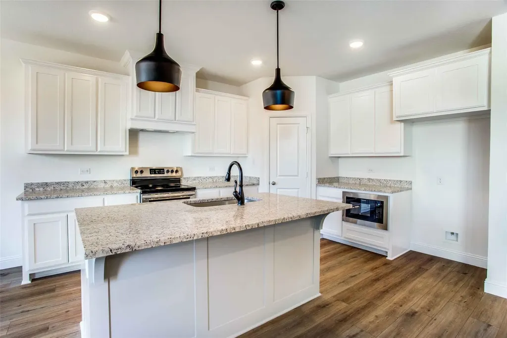 2405 Donella Drive Denton TX 76207
