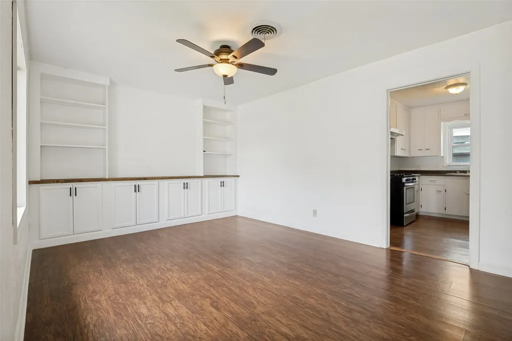 202 W Cherry Street Duncanville TX 75116