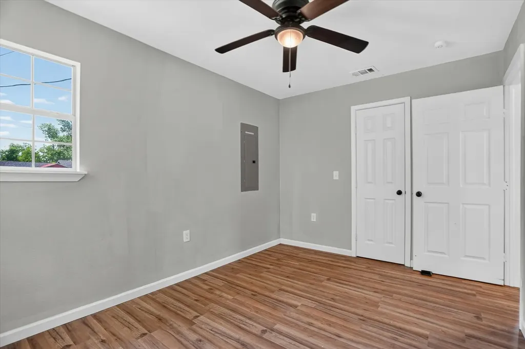 2007 SE 21st Avenue Mineral Wells TX 76067