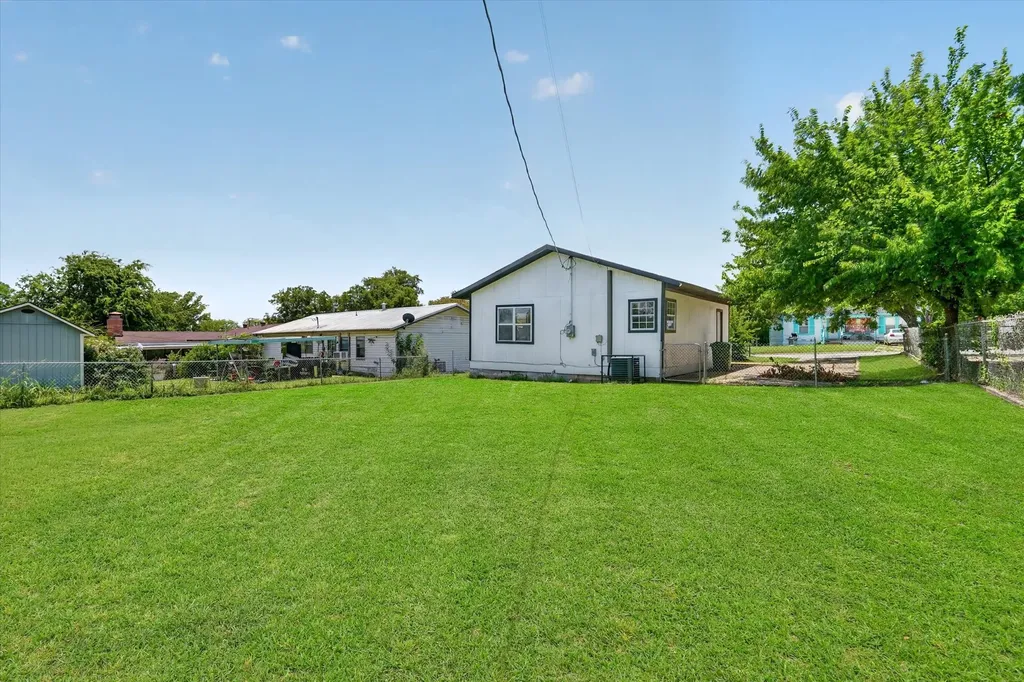 2007 SE 21st Avenue Mineral Wells TX 76067