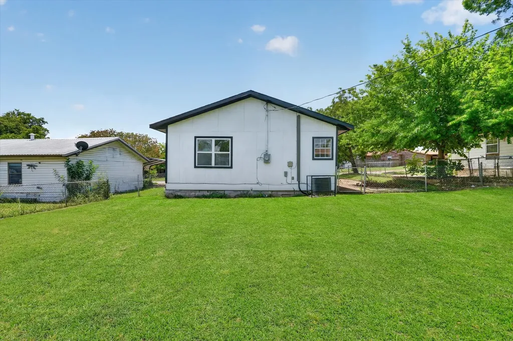 2007 SE 21st Avenue Mineral Wells TX 76067