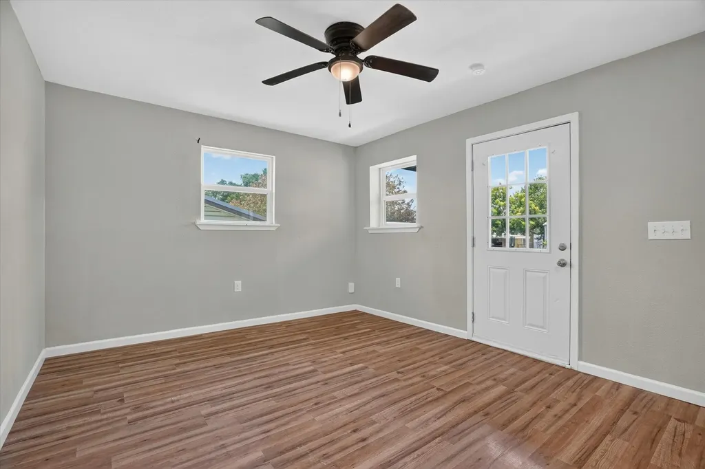 2007 SE 21st Avenue Mineral Wells TX 76067