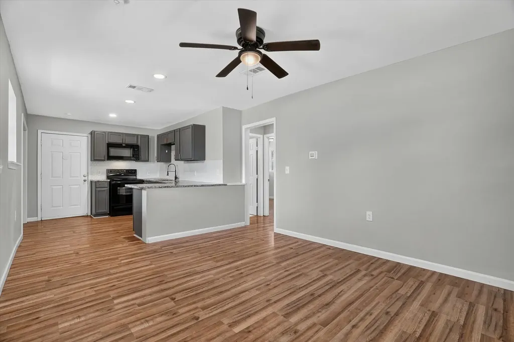 2007 SE 21st Avenue Mineral Wells TX 76067
