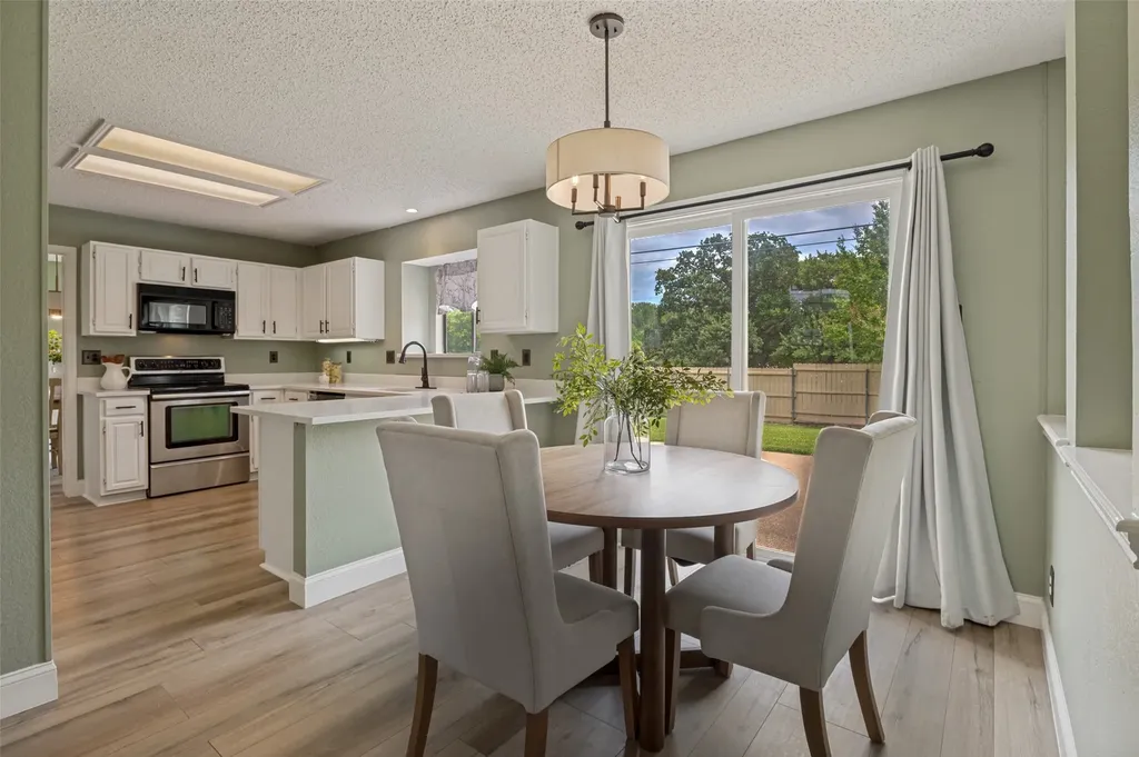 4515 Copperfield Grapevine TX 76051