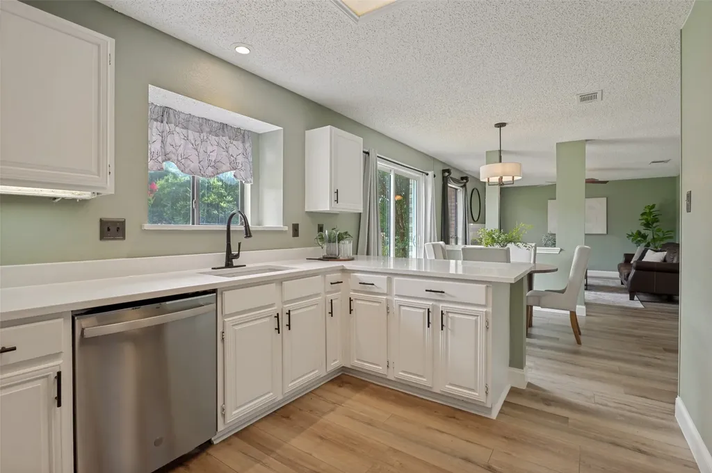 4515 Copperfield Grapevine TX 76051