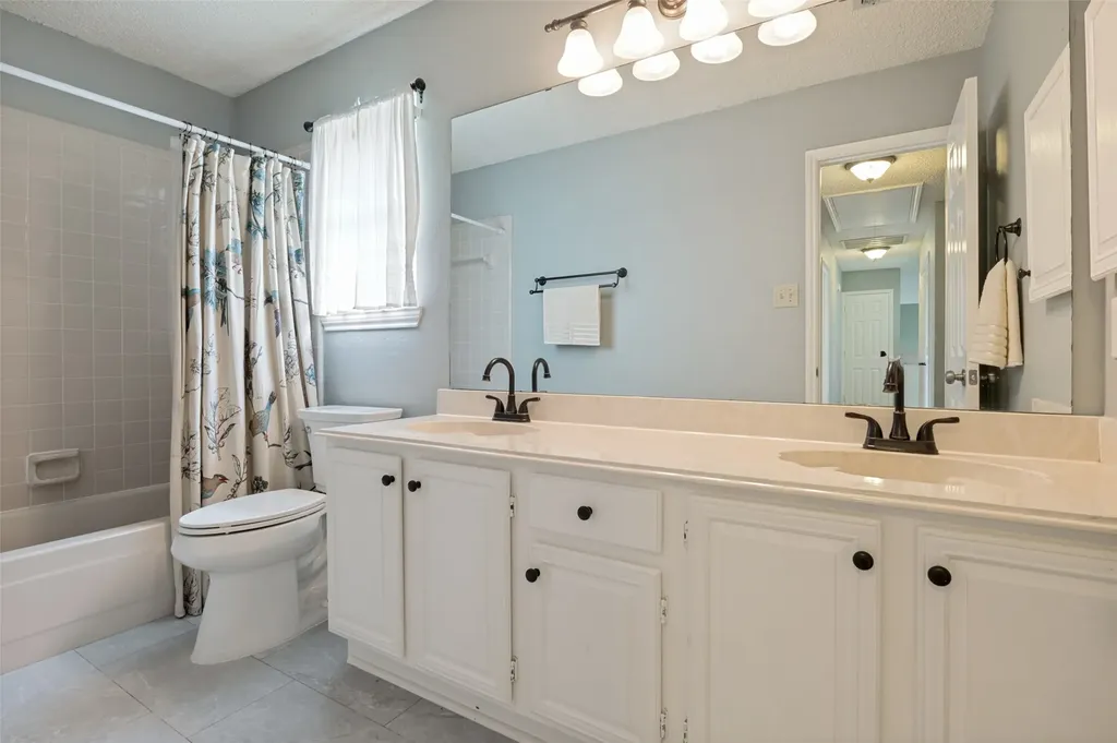4515 Copperfield Grapevine TX 76051