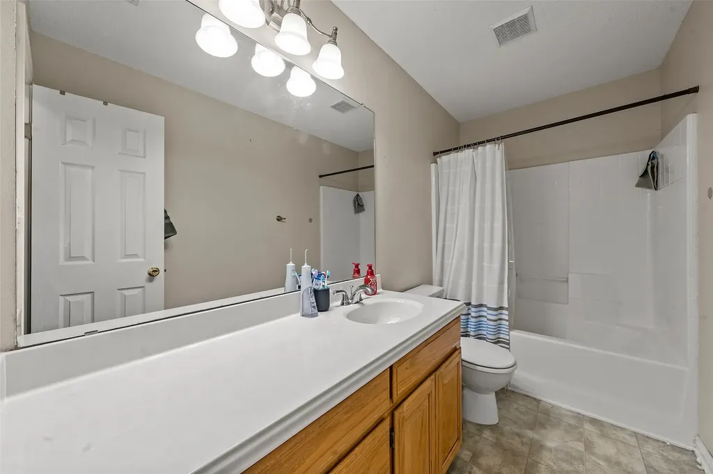 104 W Jade Drive Hewitt TX 76643