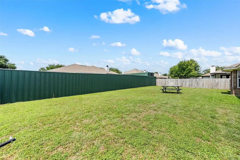 104 W Jade Drive Hewitt TX 76643