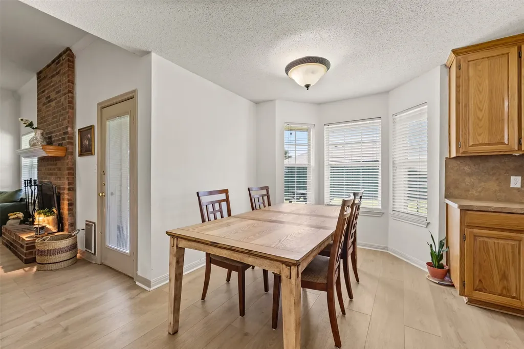 104 W Jade Drive Hewitt TX 76643