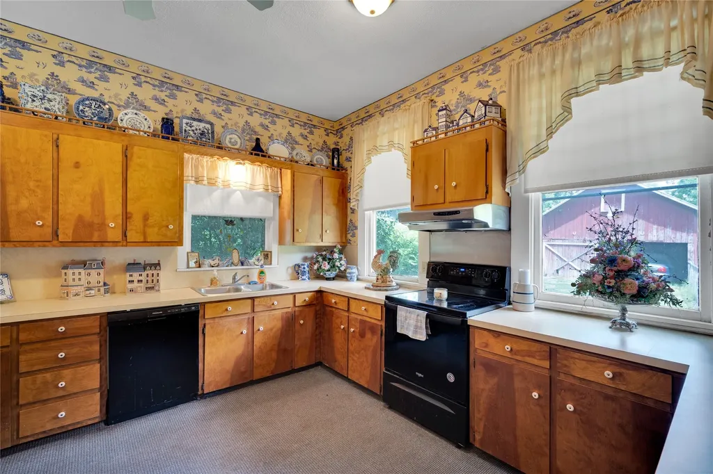 615 E Franklin Street Hillsboro TX 76645