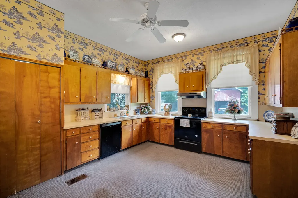 615 E Franklin Street Hillsboro TX 76645