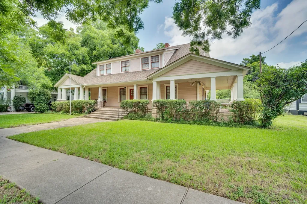 615 E Franklin Street Hillsboro TX 76645