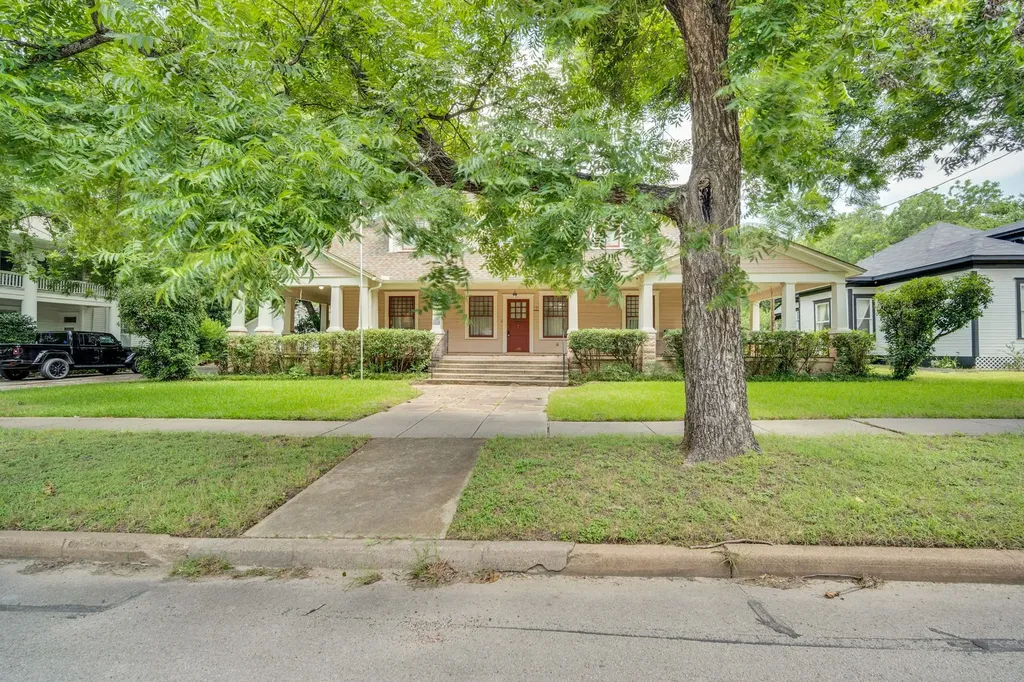 615 E Franklin Street Hillsboro TX 76645