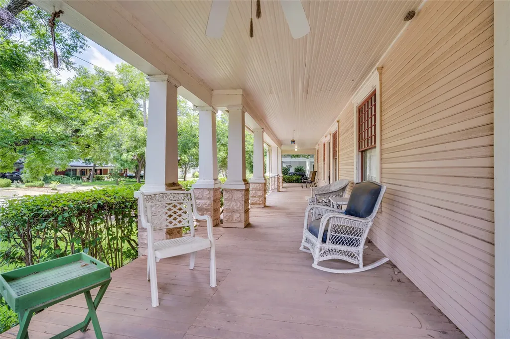 615 E Franklin Street Hillsboro TX 76645