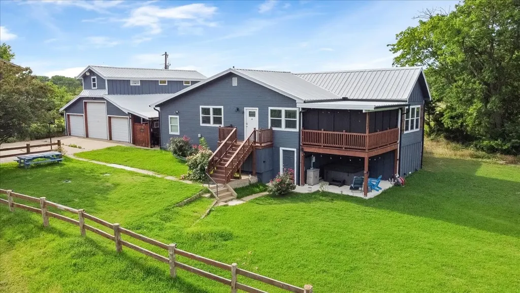 241 Rs County Road 1534 Point TX 75472